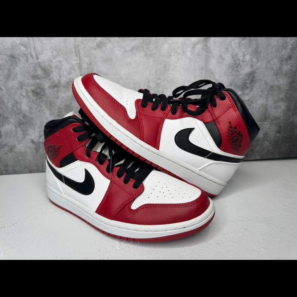 Air Jordan 1 Retro OG - Red/ Black Lost and Found